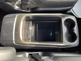 前席の収納スペースも十分ございます!常備しておきたいものを収納できるのは便利ですね!
