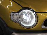 消費電力の少ないLEDヘッドランプを採用。豊かな光質と、自然光に近い光質で、夜間のドライブの安全をサポートします。