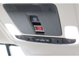 「Honda CONNECT」で緊急時にオペレーターのサポートを受けたり、スマートフォンでクルマのエアコンをONにできたりと『つながる』サービスが受けられます。※別途、登録必要。