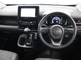 運転席廻りです。