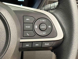 パワーとエコの2つの走行モードの切り替えが可能なステアリングスイッチに加え、高速道路を快適に走行できる全車速追従機能付ACC(アダプティブクル-ズコントロ-ル)スイッチが付いています(^^♪