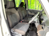 運転席シート廻りは使用感も少なく、良好な状態となっています。丁寧に使われていたことがよくわかりますね。