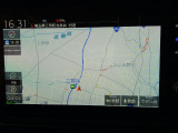 ナビゲーションを装備。多彩な機能で快適ドライブをアシスト。オーディオ機能も充実していますね。