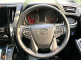 【純正革巻きステアリング】上質な革を使用することで、手にしっかり馴染みとても運転しやすいハンドルです♪