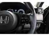 Hondaセンシングの機能のひとつ、アダプティブクルーズコントロール付!アクセルから足を離しても設定したスピードと前車との車間を保ち走行してくれます!車線維持もアシスト☆高速道路で疲労軽減ですね☆