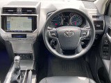 ●仕入れ段階で徹底したチェックを行い、厳しい審査にパスした車だけを展示・販売しています。弊社ではこれをプロチェックと呼び、数十の独自チェック項目に基づき、車の状態を調べ上げています。