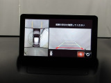 狭い場所での駐車やすれ違いなどでより的確な運転操作に役立つ360&deg;ビューモニターが装備されています。
