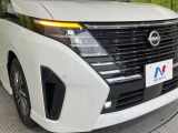 【LEDヘッドライト】悪天候や夜間走行時も良好な視界を確保し安心して運転できる高輝度LEDヘッドライトを装備!点灯速度が早く、消費電力も抑えられています。