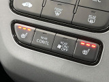【シートヒーター】寒い日に重宝するシートヒーター!エアコンより早く温まってくれるので寒がりの人も安心ですね♪エアコンの温風は乾燥するから苦手、という方にもをおすすめです。