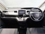【室内】シートや内装各部への徹底した清掃を実施。