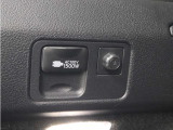 便利なアクセサリーコンセント(AC100V・1500W)が装備されています。ハイブリッドカー特有の大容量の電気エネルギーによりアウトドアシーンや停電などの非常時に便利な機能です。