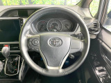【純正革巻きステアリング】上質な革を使用することで、手にしっかり馴染みとても運転しやすいハンドルです♪