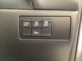 各種機能の切替スイッチは運転席パネル下に集約されています。任意で切り替え可能なため状況に合わせてお使いください。