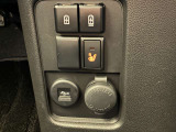 運転席シートヒータースイッチ、各接続ハブございます。