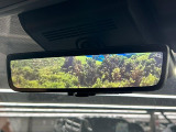 【デジタルインナーミラー】後席の大きな荷物や同乗者で後方が確認しづらい時でも安心!カメラが撮影した車両後方の映像をルームミラー内に表示。クリアな視界で状況の確認が可能です!