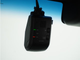 ◆ドライブレコーダー◆映像・音声などを記録する自動車用の装置です。 もしもの事故の際の記録はもちろん、旅行の際の思い出としてドライブの映像を楽しむことができます。