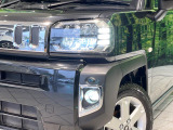 【LEDヘッドライト】悪天候や夜間走行時も良好な視界を確保し安心して運転できる高輝度LEDヘッドライトを装備!点灯速度が早く、消費電力も抑えられています。