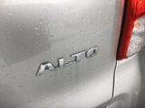 愛車を大切に乗って頂くために、ボディコーディングの施工をお勧めしております。輝くクルマになり日頃の手入れも簡単です。メンテナンスキット・施工証明書付きます。