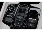 メタル製パドルシフト+減速セレクター ドライブモードスイッチ(SPORTモード、GTモード、COMFORTモード、INDIVIDUALモード)