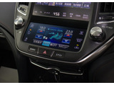 使いやすさや安全性を追求したステアリング周り!高級車ゆえにスイッチ類が多いのも特徴ですね!考え尽くされた配置ですぐに使いこなす事が出来ますのでご安心下さい!是非、体感してみて下さい!!