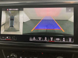 クルマを上空から眺めるような映像と合わせて車両後方の映像を確認できるので夜間駐車も、より安全に駐車する事が可能です。