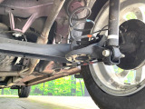 お車を安心してお乗りいただく為には、足回りの定期点検が欠かせません。サービスサポート(有償保証)では無料点検もご提供しており、安心のカーライフをお過ごしいただけるサポート体制が整っています。