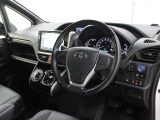 運転席廻りです。