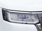 【ヘッドライト】省電力で長寿命の明るく運転しやすいLEDヘッドランプです。明るく照らすので暗い夜道からお客様を守ってくれます。