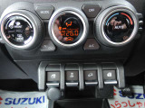 フルオートエアコンとなっております!面倒な手間なく車内の温度を快適に保ちます!