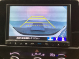 バックでの車庫入れも安心です! リアカメラが付いているバックモニター付のナビを装備しております。操作線もついており距離感も画面から確認できます。