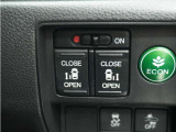◆両側電動スライドドア◆狭い駐車場でも乗り降りが楽々♪お子様が隣の車にドアを当ててしまう心配もございません!小さなお子様連れの方もこれで安心。