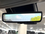 【デジタルインナーミラー】後席の大きな荷物や同乗者で後方が確認しづらい時でも安心!カメラが撮影した車両後方の映像をルームミラー内に表示。クリアな視界で状況の確認が可能です!