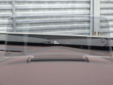 運転視界の遠方上方に虚像を投影することで前を見ながら情報の視認ができます。本当にドライバーが必要な情報を適切に伝え、楽しんで頂くことを考えた新世代装備です。※虚像は1.5m前方に浮かぶイメージです。