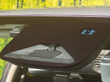 【ホンダセンシング】走行中に前方の車両等を認識し、衝突しそうな時は警報とブレーキで衝突回避と被害軽減をアシスト。より安全にドライブをお楽しみいただけます。