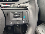 日産先進技術《プロパイロット搭載!》高速走行時などのロングドライブに一役買うのがクルーズコントロール機能です♪足をアクセルとブレーキから離しても、設定したスピードで自動で走ってくれます☆