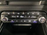 温度の設定のみで快適な風量やモードなどを自動調整してくれるフルオートエアコンを装備!