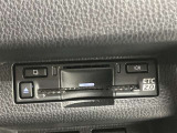 高速道路で便利な【ETC2.0】を装備しています。光ビーコン搭載で渋滞情報などナビゲーションと連動することで機能も充実いたします。他、観光施設に立ち寄るための高速料金割引サービス等もございます。
