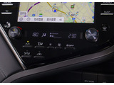 ★使いやすさや安全性を追求したステアリング周り!高級車ゆえにスイッチ類が多いのも特徴ですね!考え尽くされた配置ですぐに使いこなす事が出来ますのでご安心下さい!是非、体感してみて下さい!!