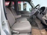 運転席側から観たフロントシートのイメージです。