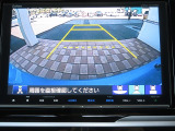ギヤをRに入れるとナビの画面に後ろの映像が映るリヤカメラ付!後退時の安全確認やコンディションの悪い視界でもカラーバックモニターがドライバーをサポート☆☆☆