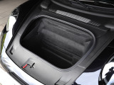 車両に関するお問合せは、ポルシェセンター神戸 六甲アイランド認定中古車センター TEL 078-846-3441までご連絡ください。