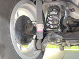 お車を安心してお乗りいただく為には、足回りの定期点検が欠かせません。サービスサポート(有償保証)では無料点検もご提供しており、安心のカーライフをお過ごしいただけるサポート体制が整っています。