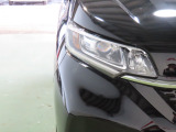 LEDヘッドライトは、点灯の瞬間から光量を発揮し、突然暗くなるトンネルなどでの安定感を高めます。