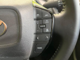 【レーダークルーズコントロール】高速道路での長距離走行が楽に!!自動で速度を保つクルーズコントロールが、衝突軽減システムと連携し、前方の車両を感知して車間を保つように速度調節してくれます!!