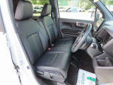 運転席回りもすっきりしていてスムーズに乗り降りができます!