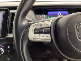 ステアリング左手側はオーディオ関連の操作スイッチです。視線を逸らすことなく運転に集中できます