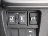 ◆両側電動スライドドア◆狭い駐車場でも乗り降りが楽々♪お子様が隣の車にドアを当ててしまう心配もございません!小さなお子様連れの方もこれで安心。
