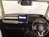 【前方視界】開放的な前方視界!運転がしやすく疲れにくいです♪窓が大きく、見通しがとっても良いおクルマですよ♪