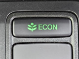 ワンタッチで省燃費走行をサポートするECONスイッチを装備。