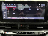 Apple CarPlay、Android Auto 対応。スマホを接続するとタッチスクリーン上でマップ、通話、メッセージ、ミュージックなどのアプリをスマホ同様に操作できるミラースクリーン機能搭載
